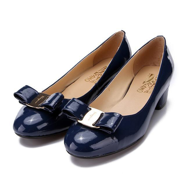 2015 Ferragamo patent leather bow shoes