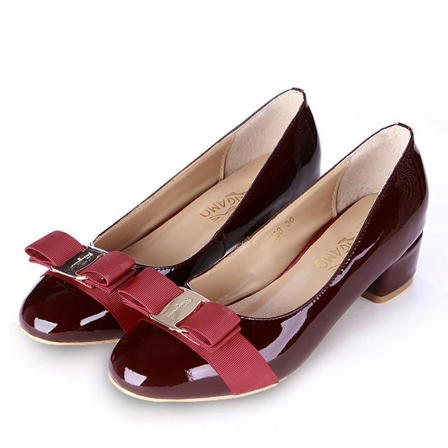 2015 Ferragamo patent leather bow shoes