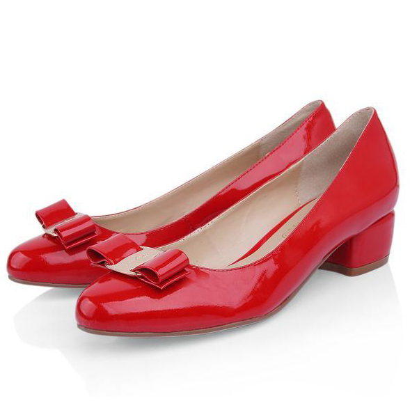 2015 Ferragamo patent leather bow shoes