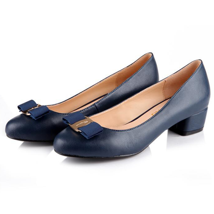 2015 Ferragamo patent leather bow shoes