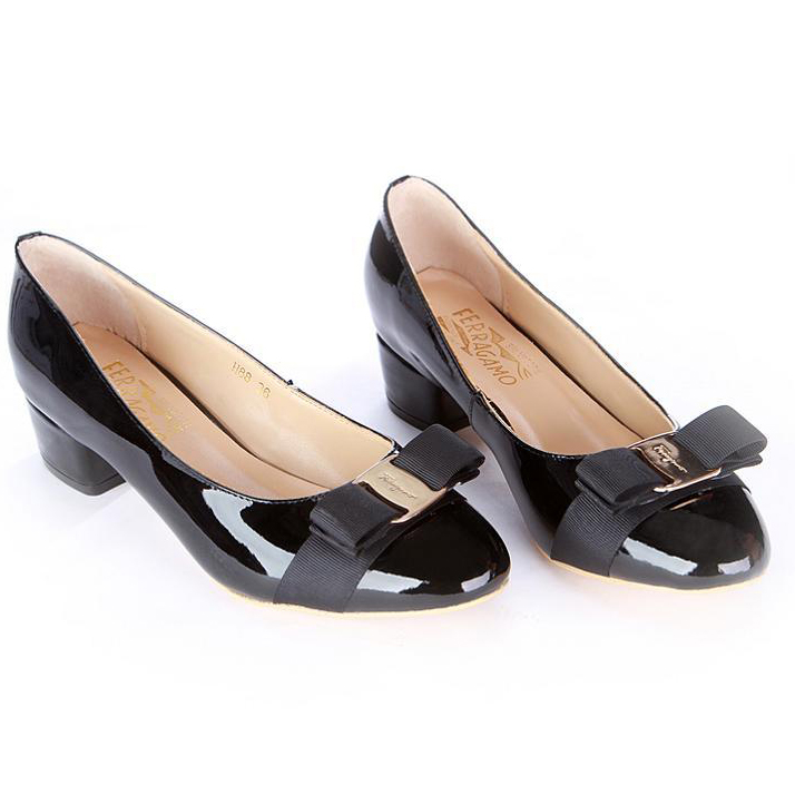 2015 Ferragamo patent leather bow shoes