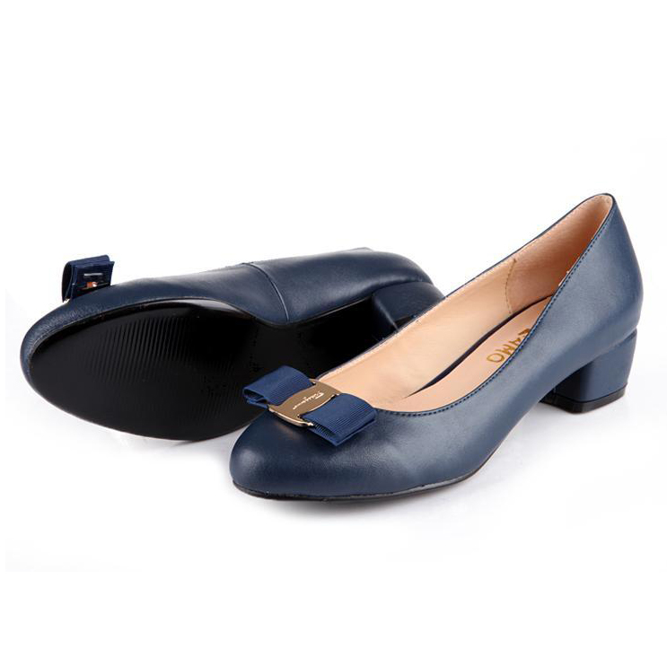 2015 Ferragamo patent leather bow shoes