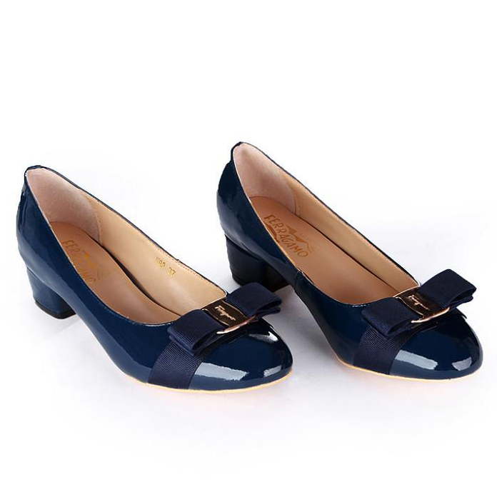 2015 Ferragamo patent leather bow shoes