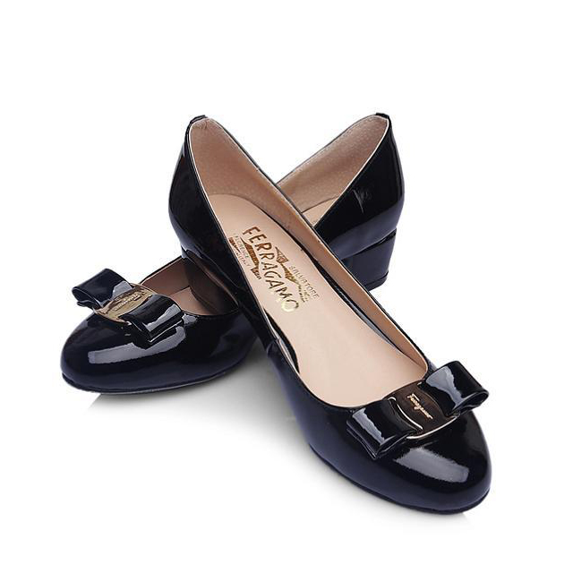 2015 Ferragamo patent leather bow shoes