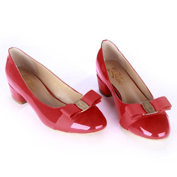 2015 Ferragamo patent leather bow shoes