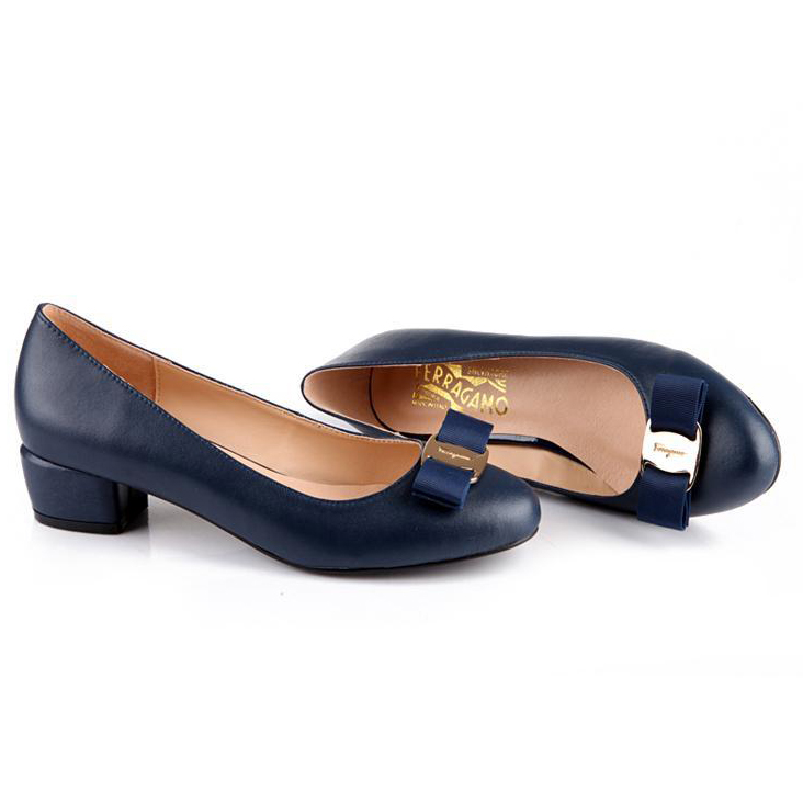 2015 Ferragamo patent leather bow shoes