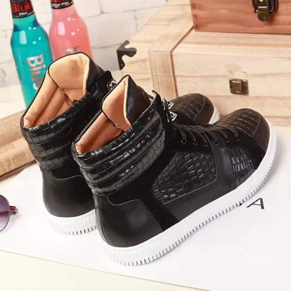 2015 Gucci men stone grain leather straps with high-top boots