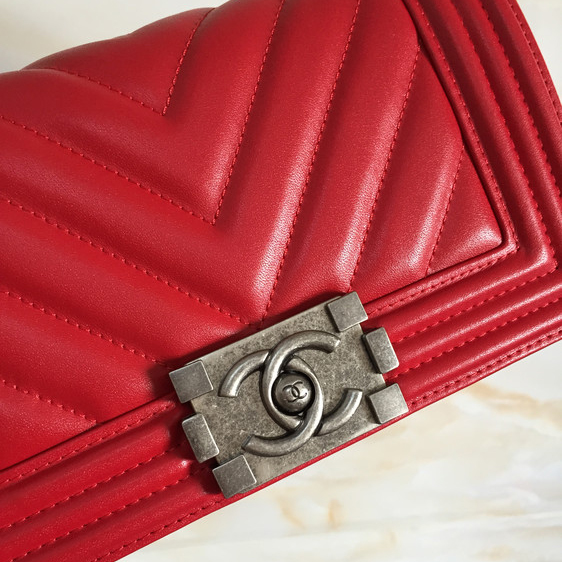 2015 LE Boy Chanel Flap Shoulder Bag Original Leather A67063 Red