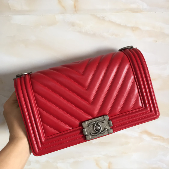 2015 LE Boy Chanel Flap Shoulder Bag Original Leather A67086 Red