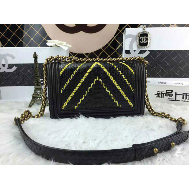 2015 LE Boy Chanel Flap Shoulder Bag Python Leather A67086 Black