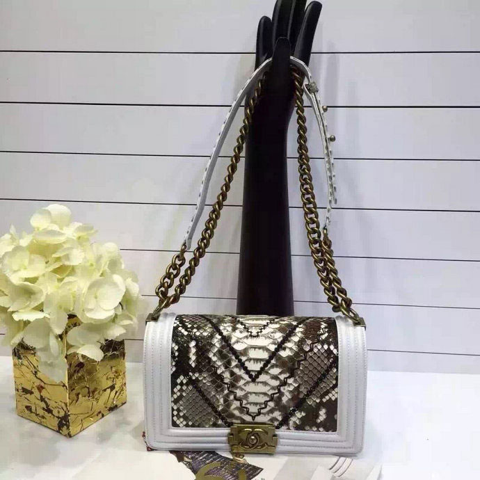 2015 LE Boy Chanel Flap Shoulder Bag Python Leather A67086 White