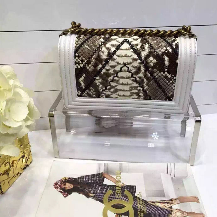 2015 LE Boy Chanel Flap Shoulder Bag Python Leather A67086 White