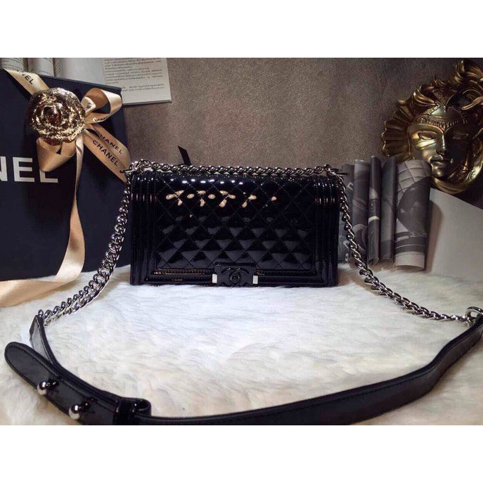 2015 LEY Boy Chanel A67086 Flap Shoulder Bag Original Patent Leather Black