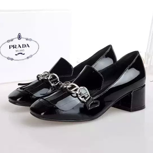 2015 Latest Prada women patent leather casual shoes