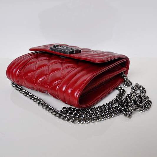 2015 Le Boy Chanel A69088 Iridescent Leather Shoulder Bag Red