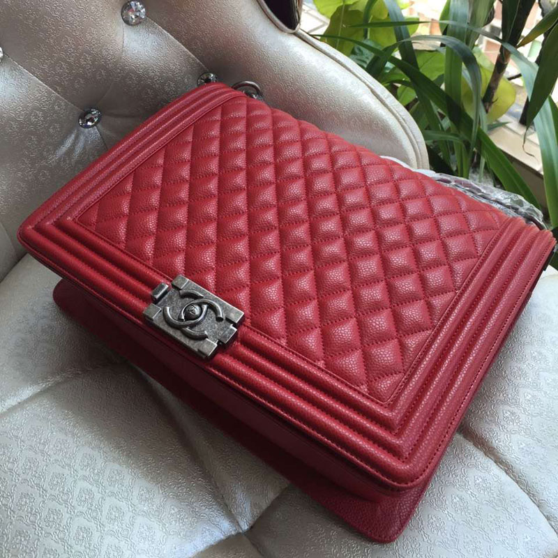 2015 Le Boy Chanel Flap Shoulder Bag Original Caviar leather A67087 Red