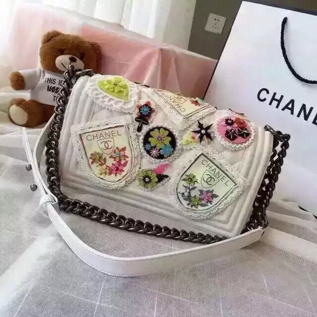 2016 Chanel Boy Flap Shoulder Bags Lambskin Leather A67086 White