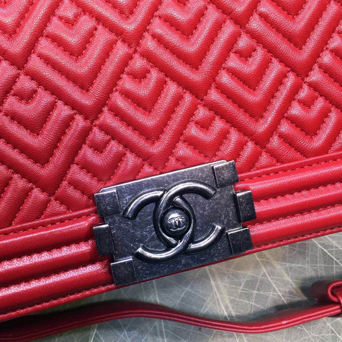 2016 Chanel Boy Flap Shoulder Bags Original Lambskin Leather A67086 Red