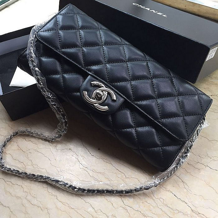 2016 Chanel Flap Bag Original Sheepskin Leather A33818 Black