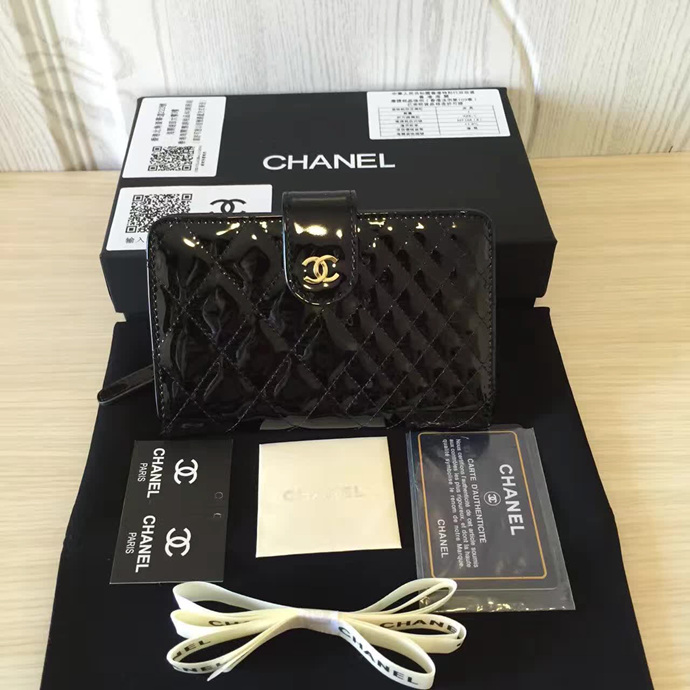 2016 Chanel Matelasse Bi-Fold Wallet Original Patent Leather A50073 Black