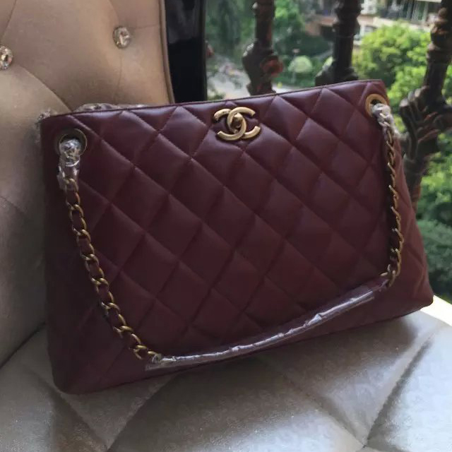 2016 Chanel Shoulder Bag in original Sheepskin Leather A49331 Burgundy