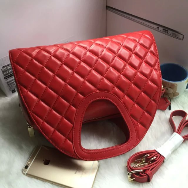 2016 Chanel Tote shoulder Bag Sheepskin Leather A7026 Red