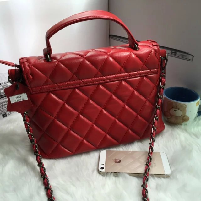 2016 Chanel Tote shoulder Bag Sheepskin Leather A9838 Red