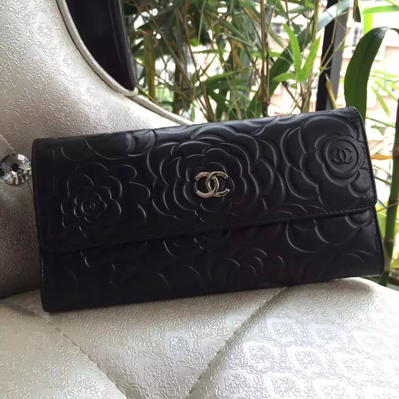 2016 Chanel Tri-Fold Wallet Original Lambskin Leather A50084 Black with Gold