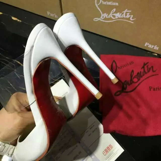 2016 Christian Louboutin shoes in Patent leather Heel Height 10.5cm