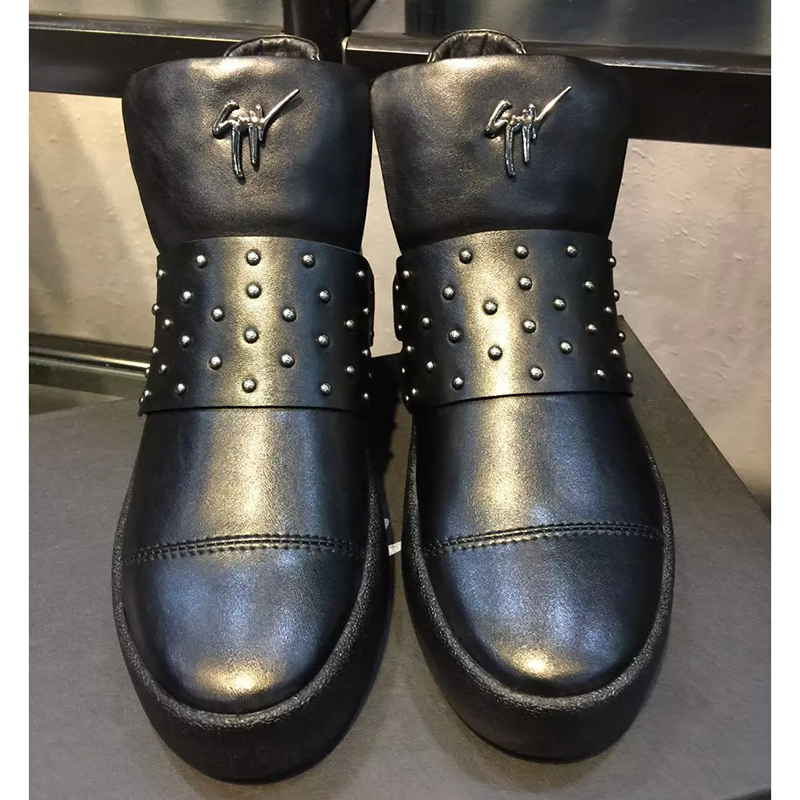 2016 Giuseppe Zanotti men Cowhide leather Sneaker with rivet