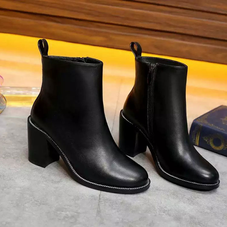 2016 Givenchy women Boots in Calfskin leather