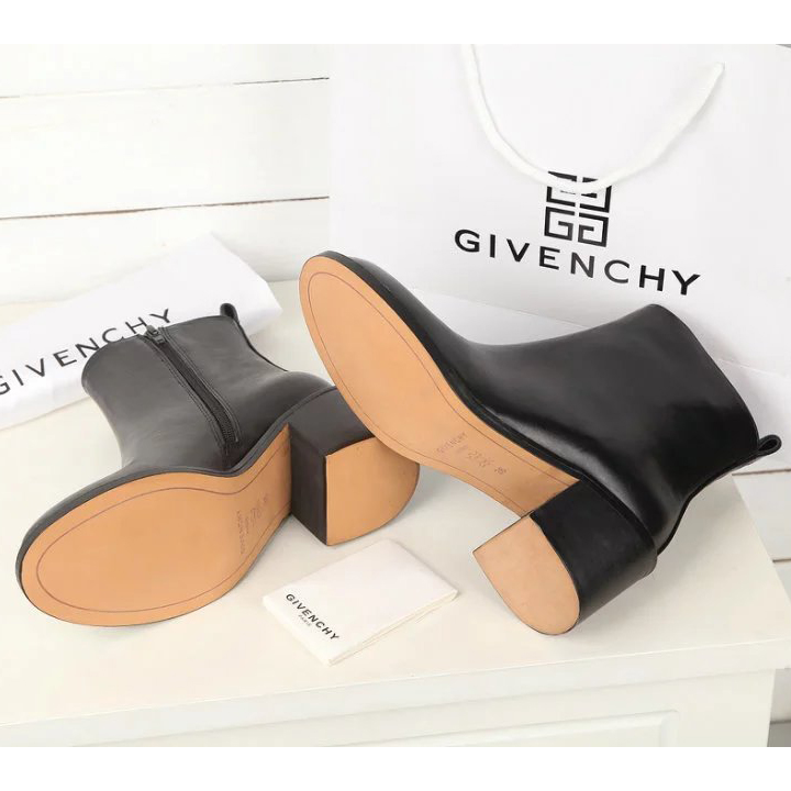 2016 Givenchy women Boots in Calfskin leather