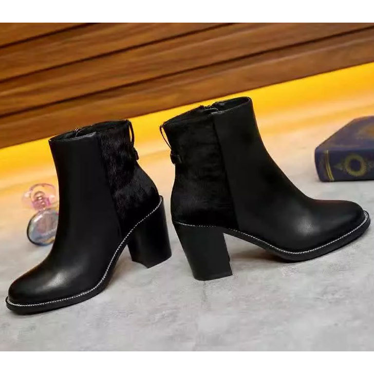 2016 Givenchy women Boots in Calfskin leather and horse hair