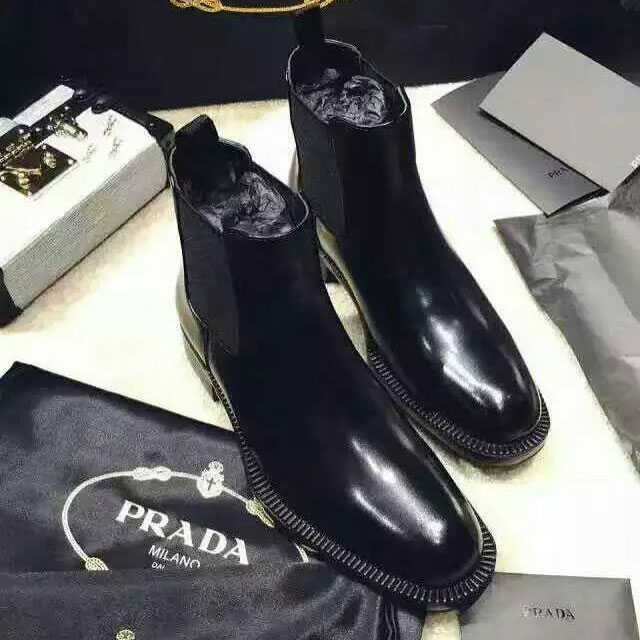 2016 Latest Prada women Boots in Calfskin leather