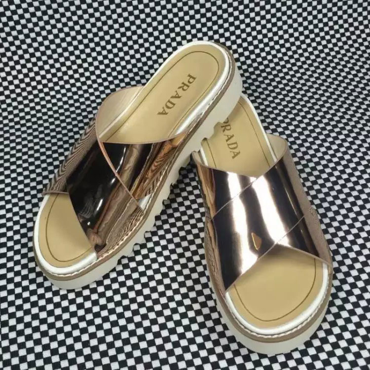 2016 Latest Prada women Shoes in Patent leather