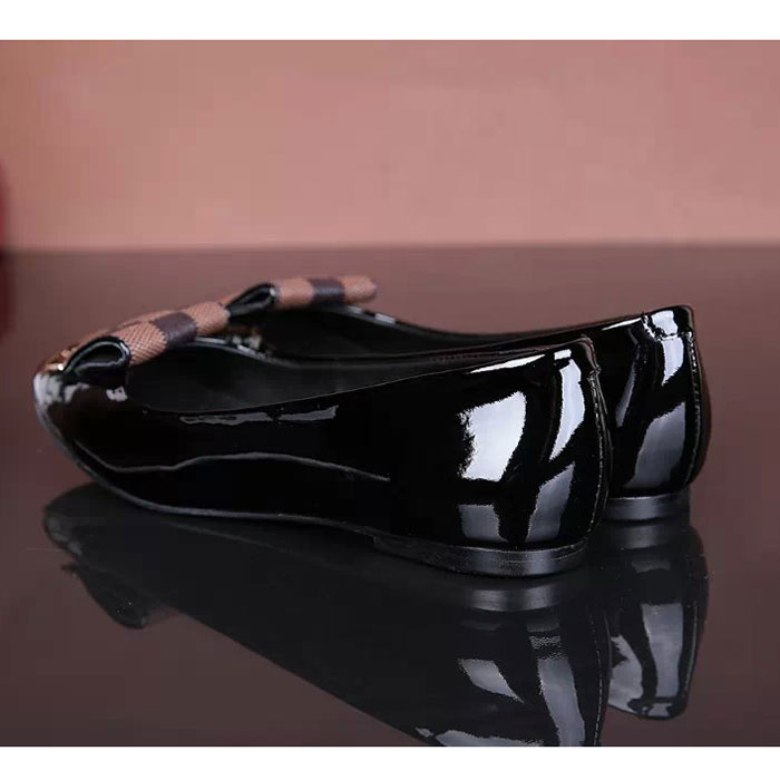 2016 Louis vitton women flat shoes in patent leather