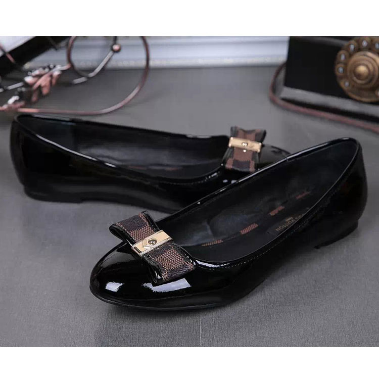 2016 Louis vitton women flat shoes in patent leather