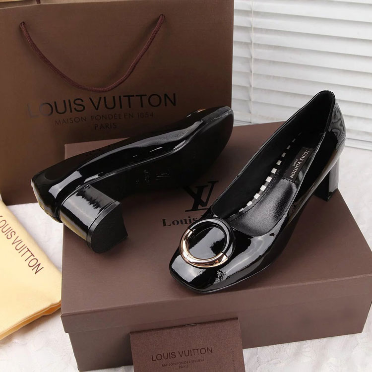 2016 Louis vitton women shoes in Patent leather