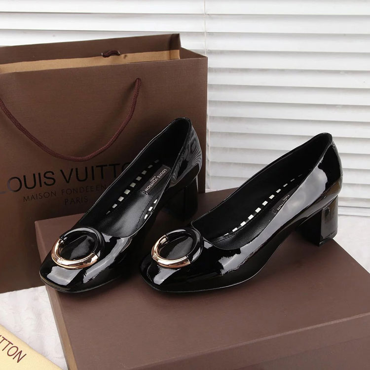 2016 Louis vitton women shoes in Patent leather