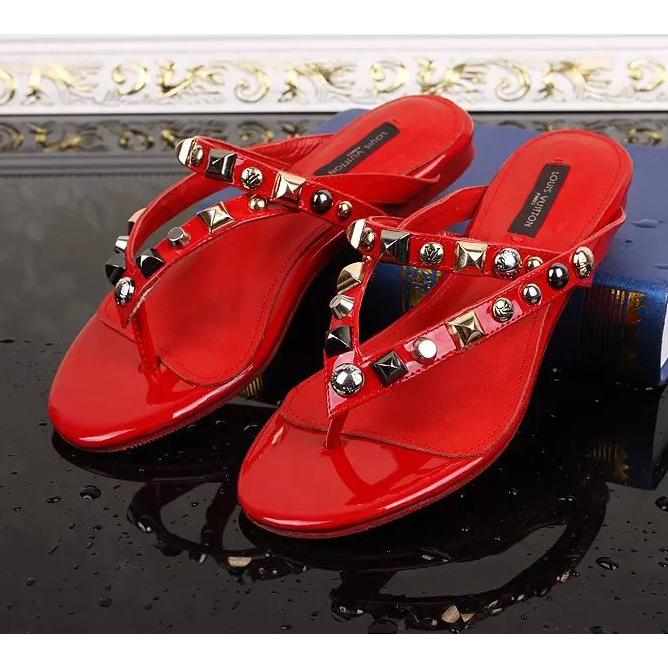 2016 Louis vitton women slippers in Paint leather with rivet