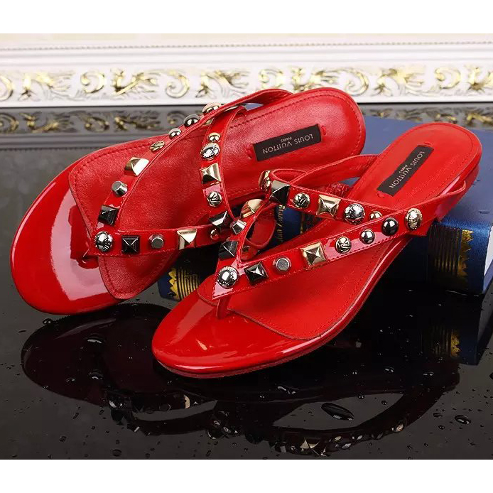 2016 Louis vitton women slippers in Paint leather with rivet