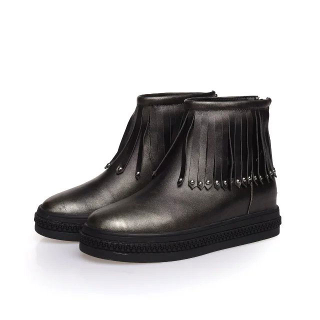 2016 Mcqueen women Boots in Calfskin leather