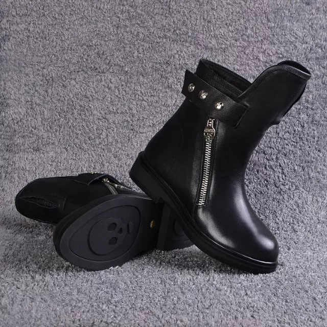 2016 Mcqueen women Boots in Calfskin leather