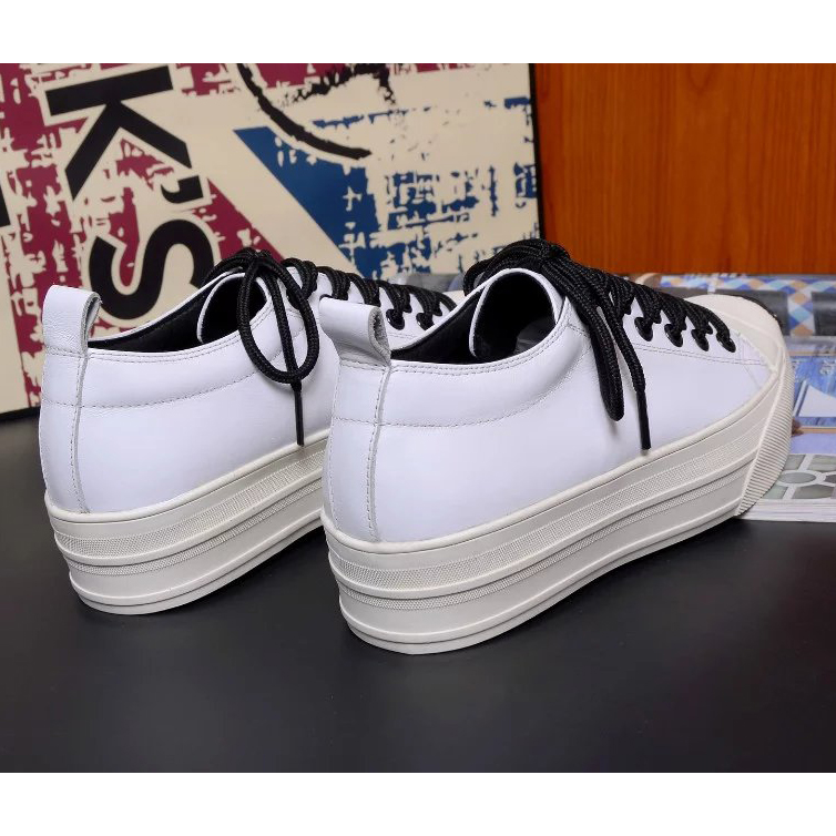 2016 Mcqueen women sneakers shoes in Calfskin leather