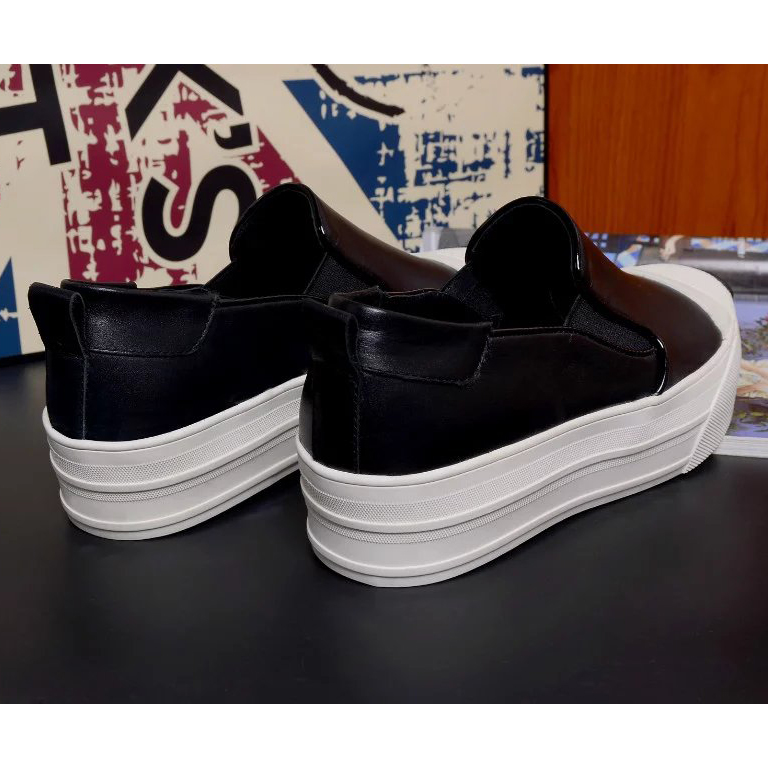 2016 Mcqueen women sneakers shoes in Calfskin leather