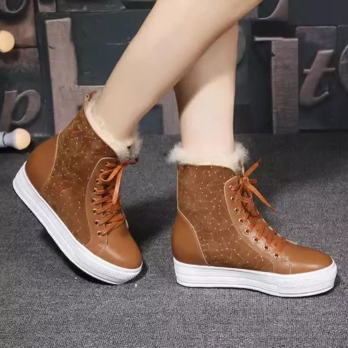 2016 UGG women boots in Sheepskin leather