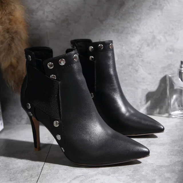 2016 Valentino women Boots in Calfskin leather