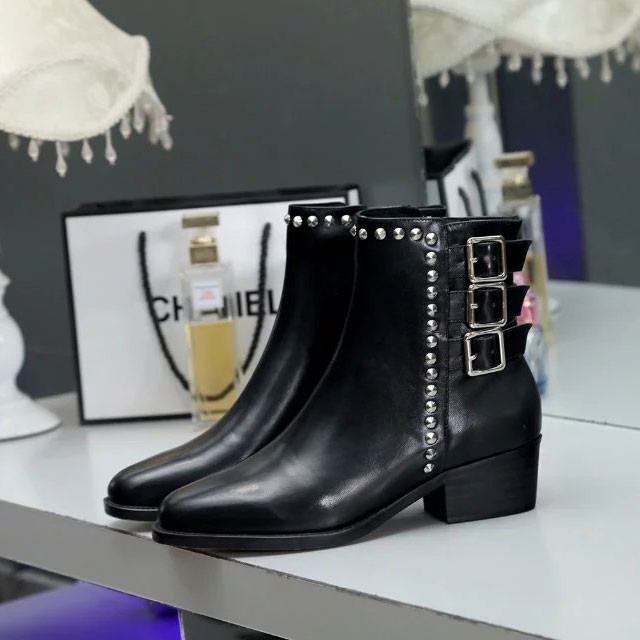 2016 Valentino women Boots in Calfskin leather