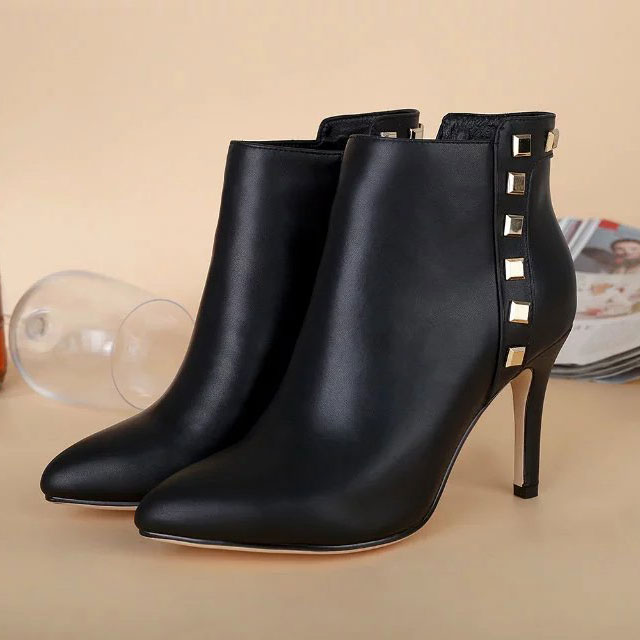 2016 Valentino women Boots in Calfskin leather