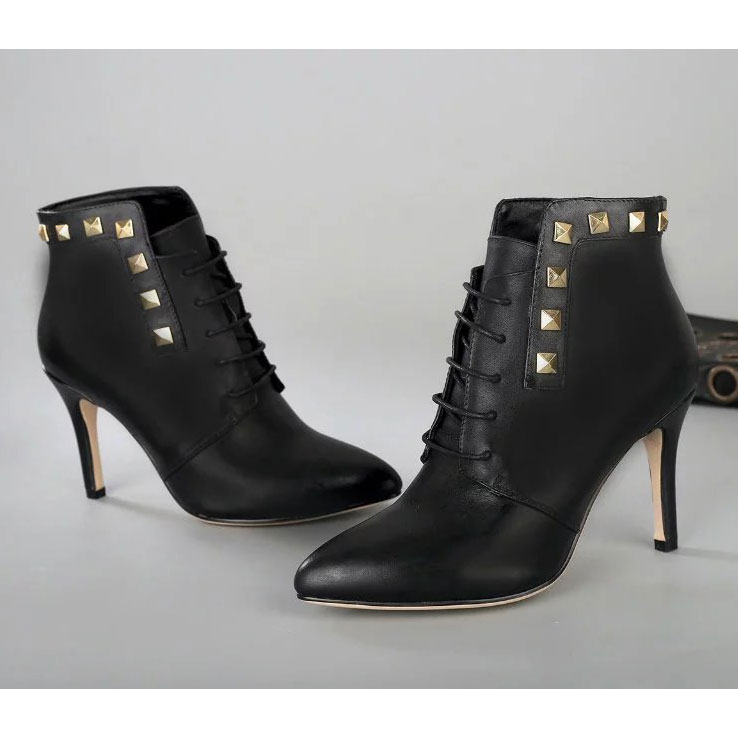 2016 Valentino women Boots in Calfskin leather